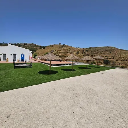 Portugals Infinity Eco Farmház