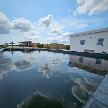 Portugals Infinity Eco Farmház *